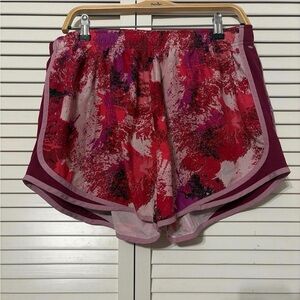 Nike Women's Pink Red Patterned Athletic Shorts